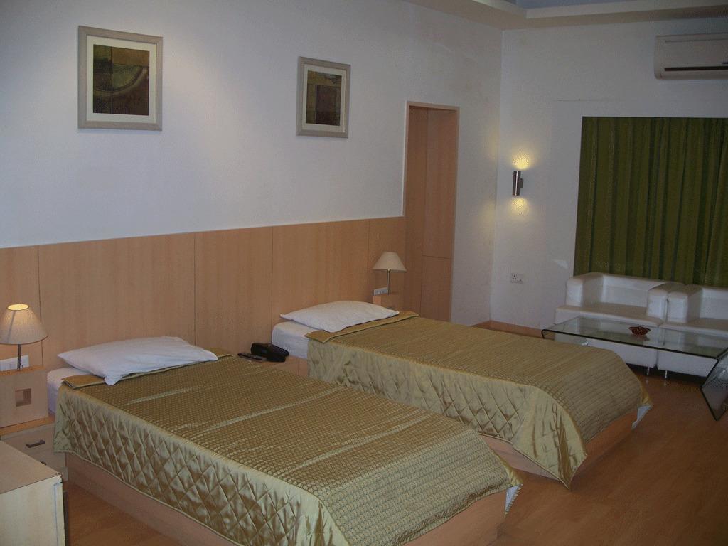 Hotel Sita Kiran Bareilly Extérieur photo